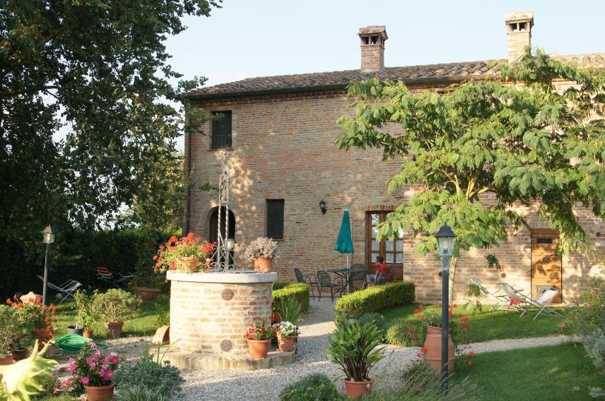 Agriturismo I Fuochi Valiano エクステリア 写真